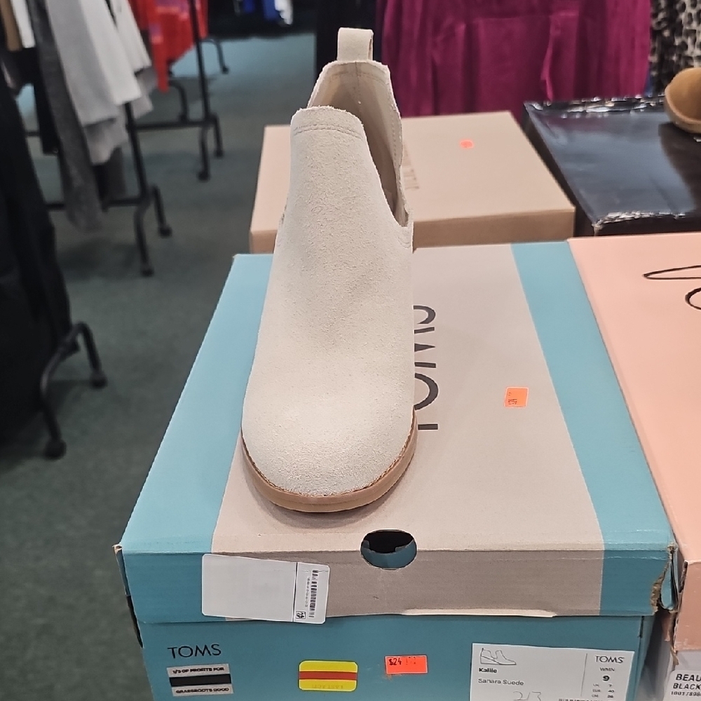 TOMS Women's Cream Ankle Boots